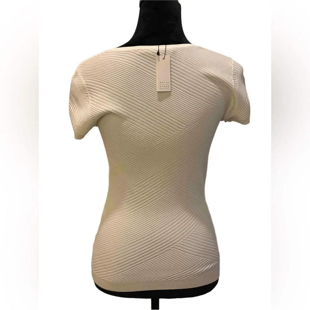 White House Black Market Cream Textured V-Neck Tee - Picture 3 of 5